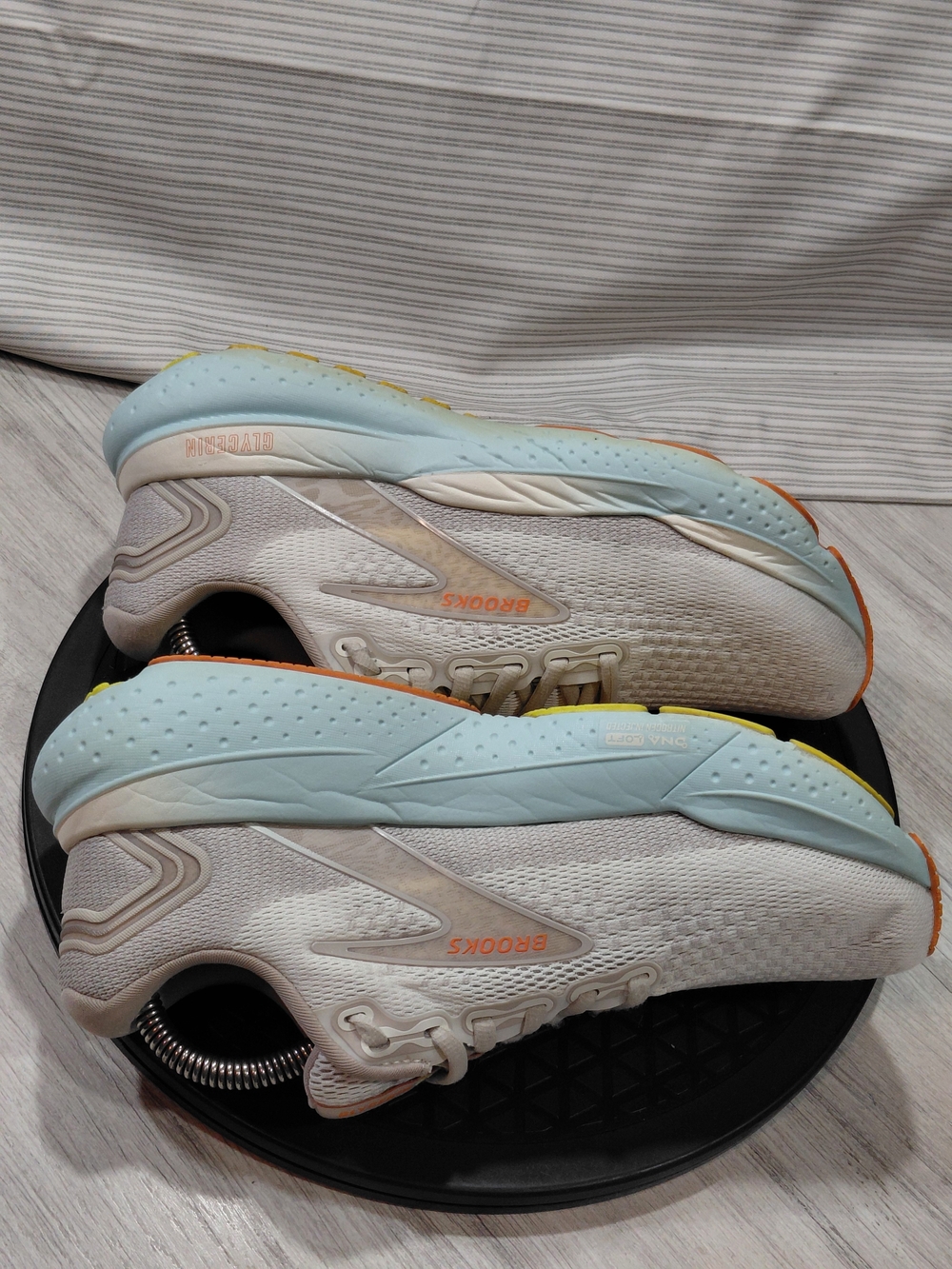 Brooks Women's Glycerin 21 Running Shoes - Light Beige  Baby Blue Sole SIZE 7.5W - Picture 9 of 15